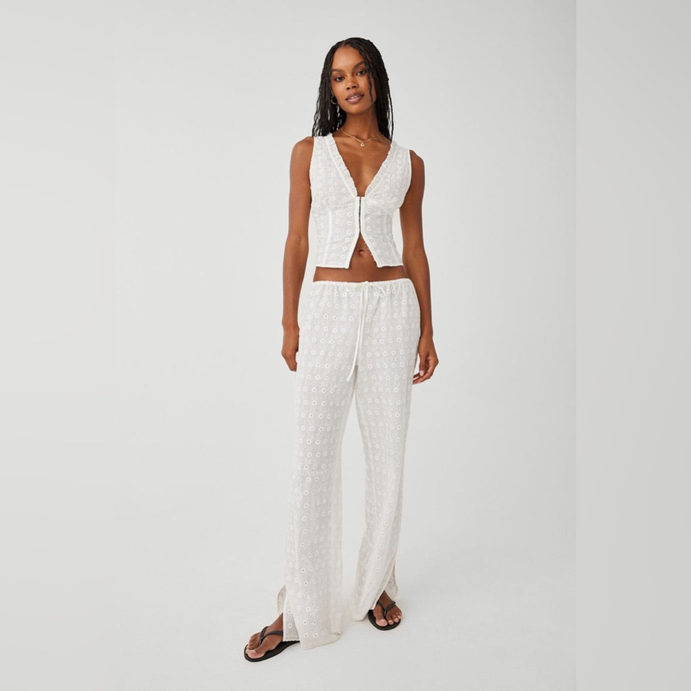NWT Frankie’s bikini Eyelet Ruffle Tank and Eyelet Low Rise Pant set size XL